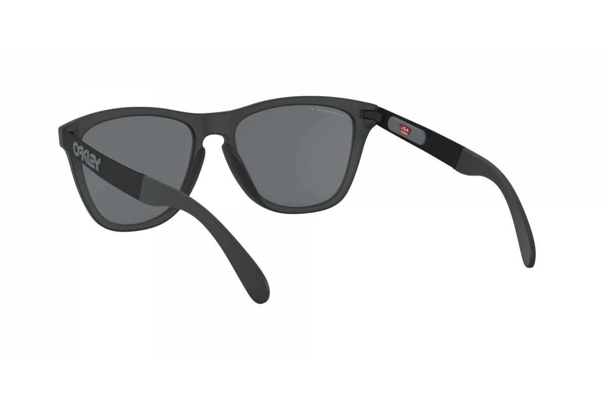 Lunettes De Soleil Oakley Frogskins Mix Polarisé - Matte Black/Ink 11 Lunettes De Soleil Oakley Frogskins Mix Polarisé - Matte Black/Ink – Image 9