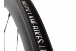 Paire De Roues BLB Natural Carbon Notorious 50 Mm -Équipement De Vélo paire de roues blb natural carbon notorious 50 mm 2