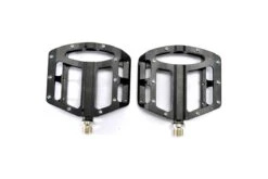 Pédales P&A VTT / BMX Alu à Ergots Vissés -Équipement De Vélo pedales pa vtt bmx alu a ergots visses 2