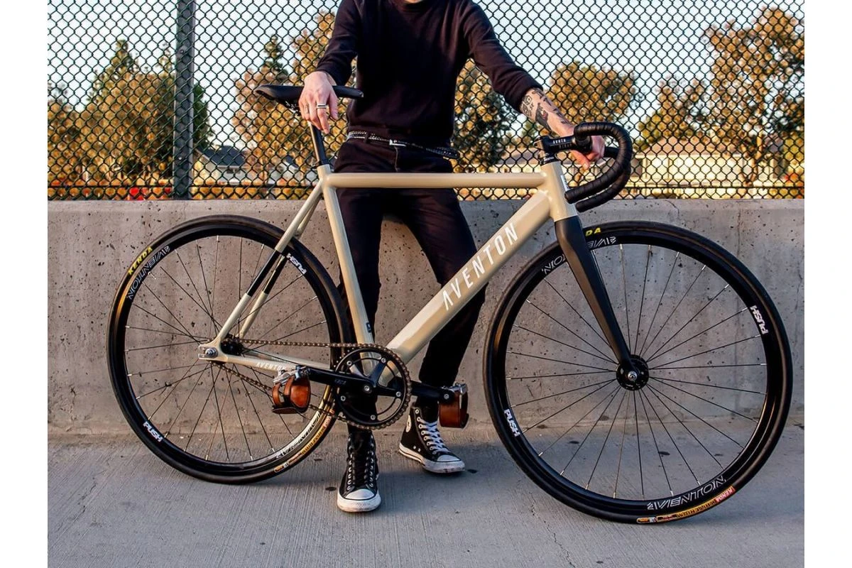 Vélo Fixie / Singlespeed Aventon Cordoba 2021 - Desert Sand 5 Vélo Fixie / Singlespeed Aventon Cordoba 2021 - Desert Sand – Image 3